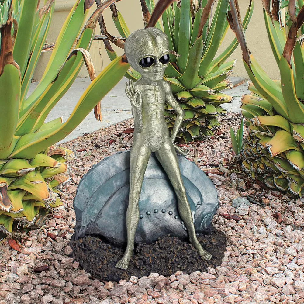 Roswell the Alien UFO Garden Statue