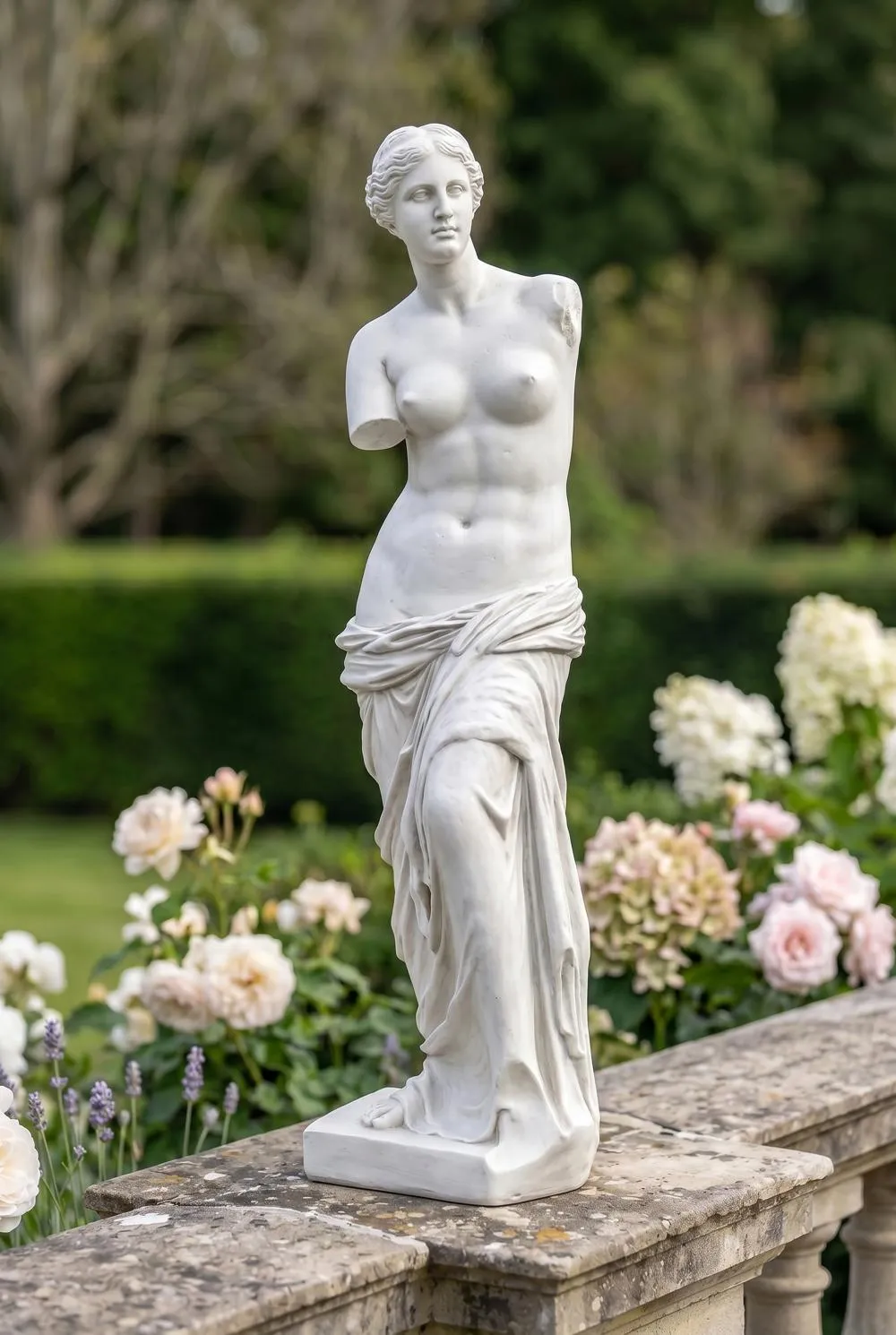 Venus de Milo Garden Statue