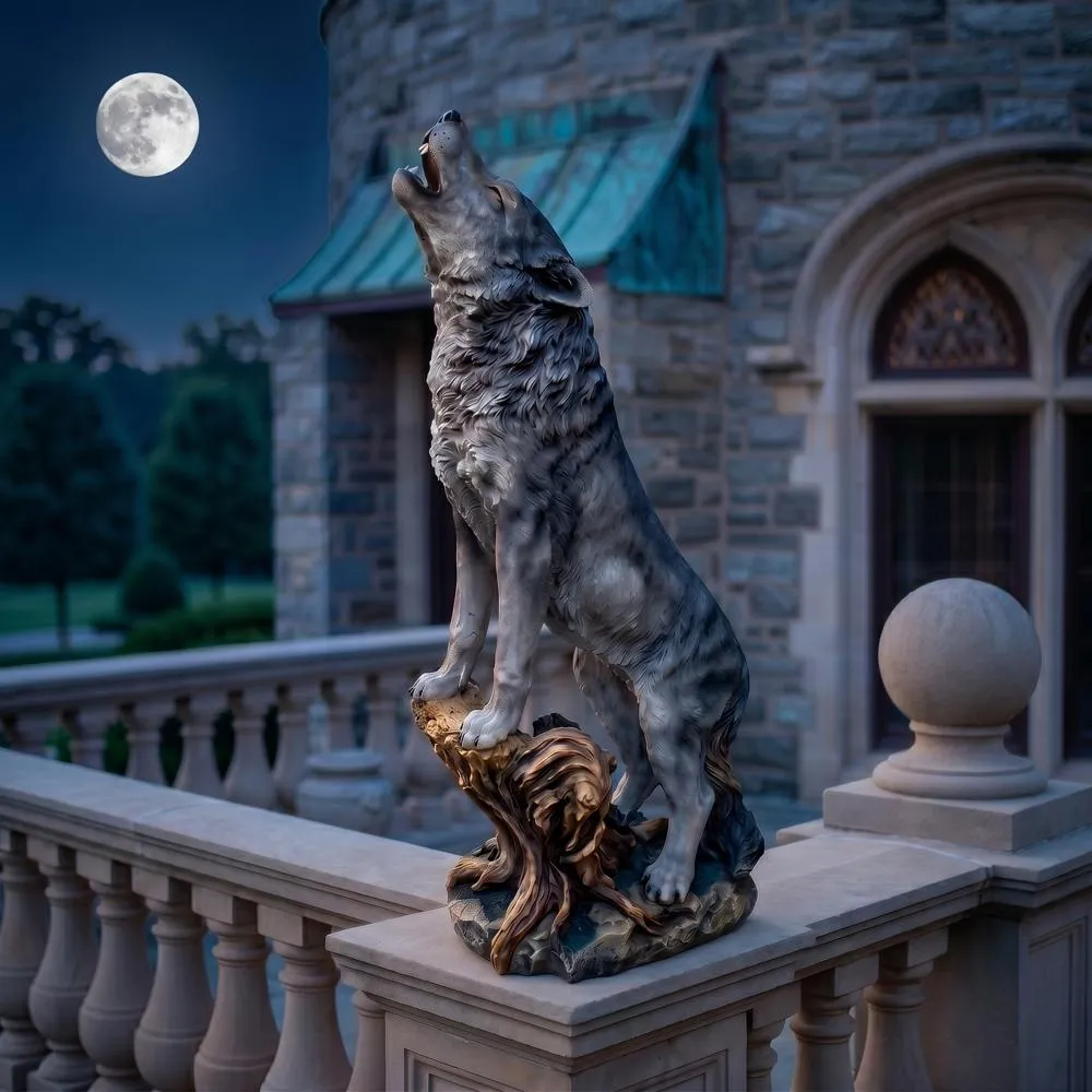 Howling Lone Wolf Garden Statue