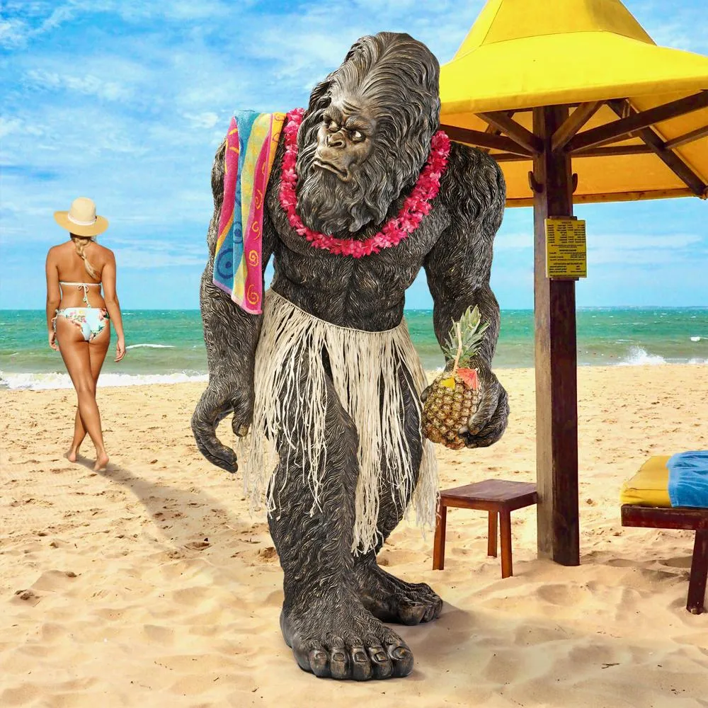 Bigfoot the Garden Yeti Statue: Life-Size