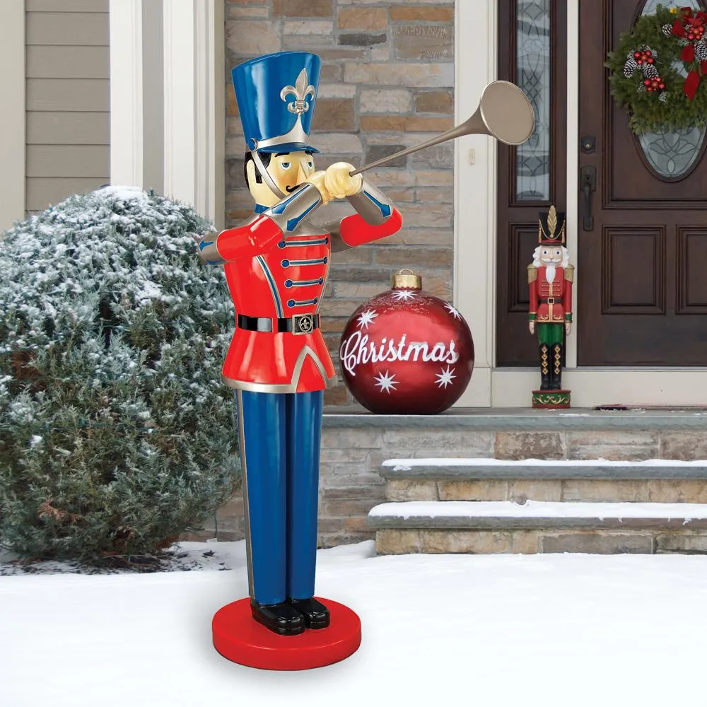 Trumpeting Soldier Statue: Giant