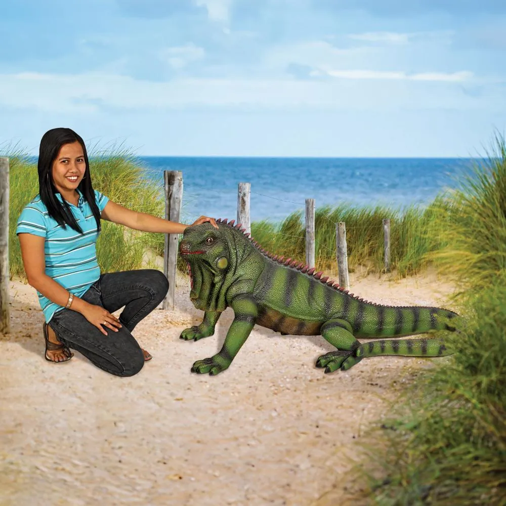 Iggy the Iguana Lizard Statue: Giant