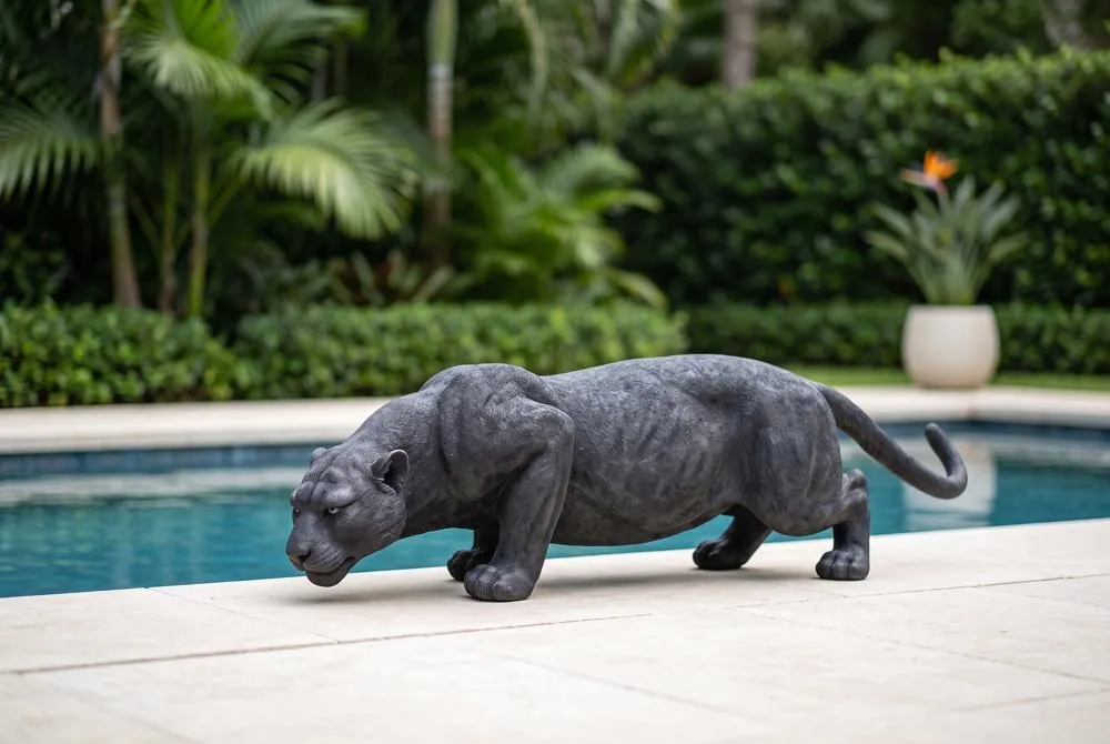 Grande Black Panther Statue