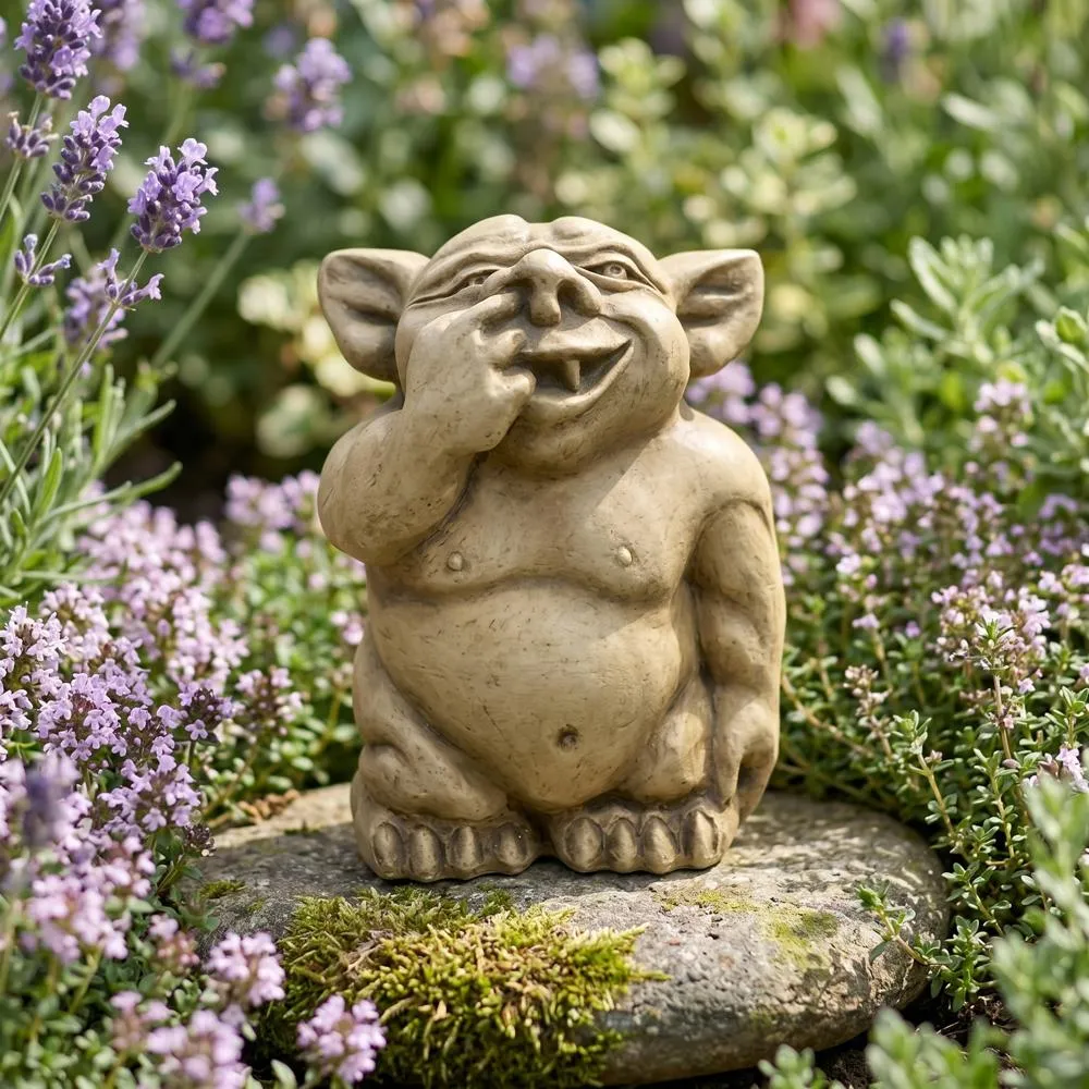 The Picc-a-Dilly Gargoyle Statue: Nose