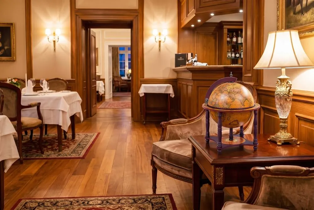 Sixteenth Century Italian Replica Tabletop Globe Bar
